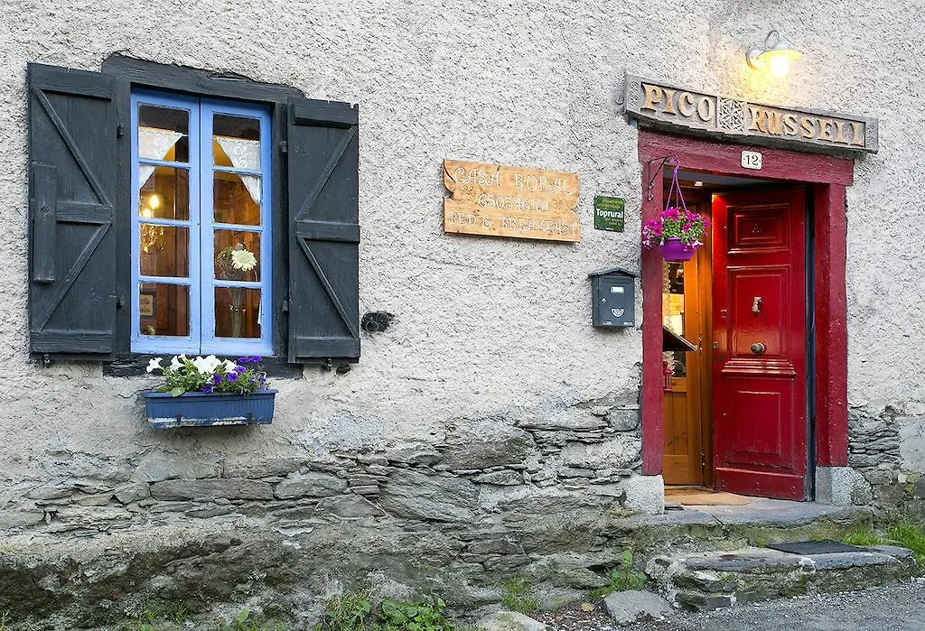 Country house Casa Rural Pico Russell Guest House Les Bordes