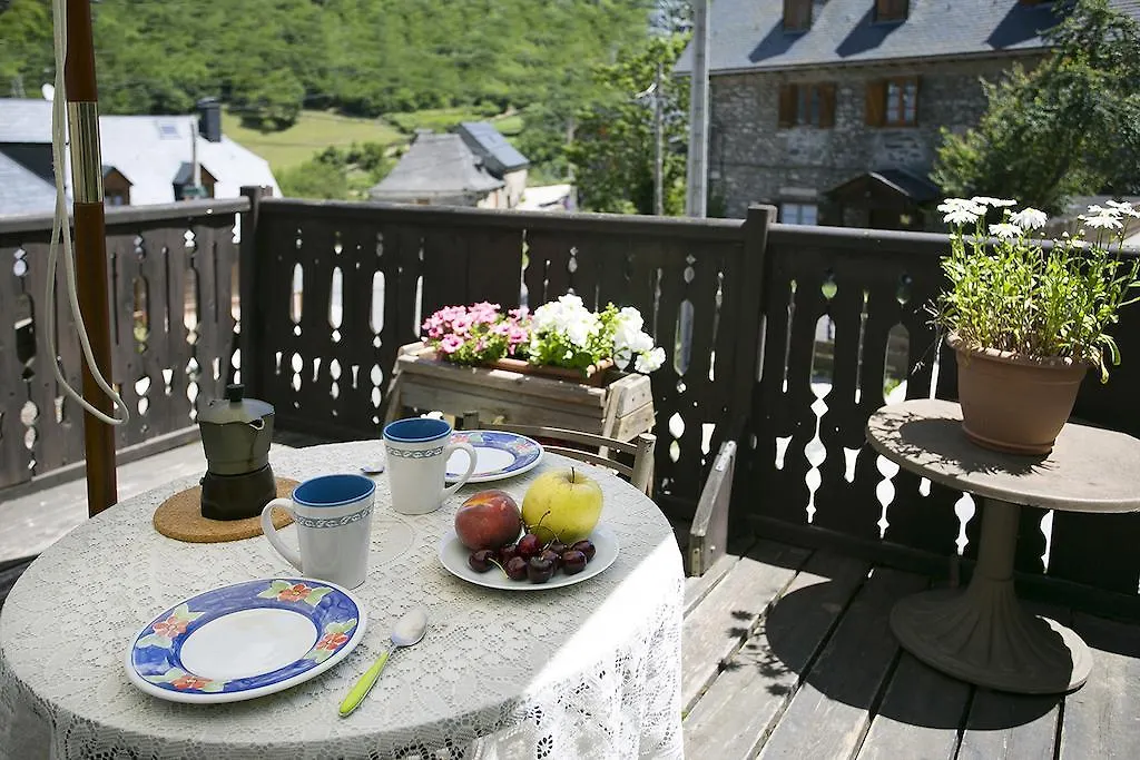 Casa Rural Pico Russell Guest House Les Bordes Country house
